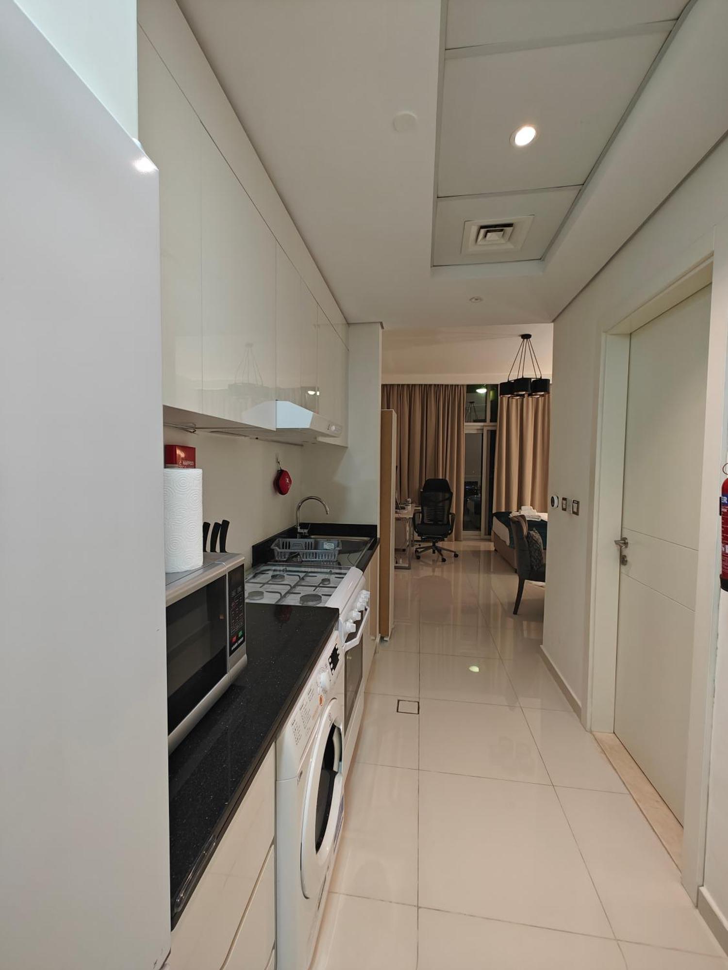 Apartment Lemodcasa: Smart, Modern In Jvc *